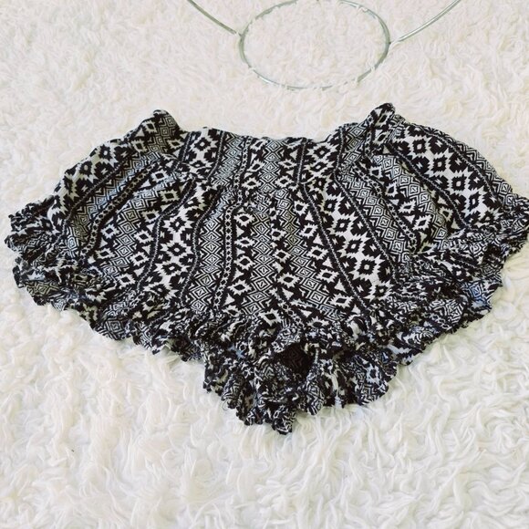 Forever 21 Boho Ruffled Shorts, Size Small - Picture 6 of 8